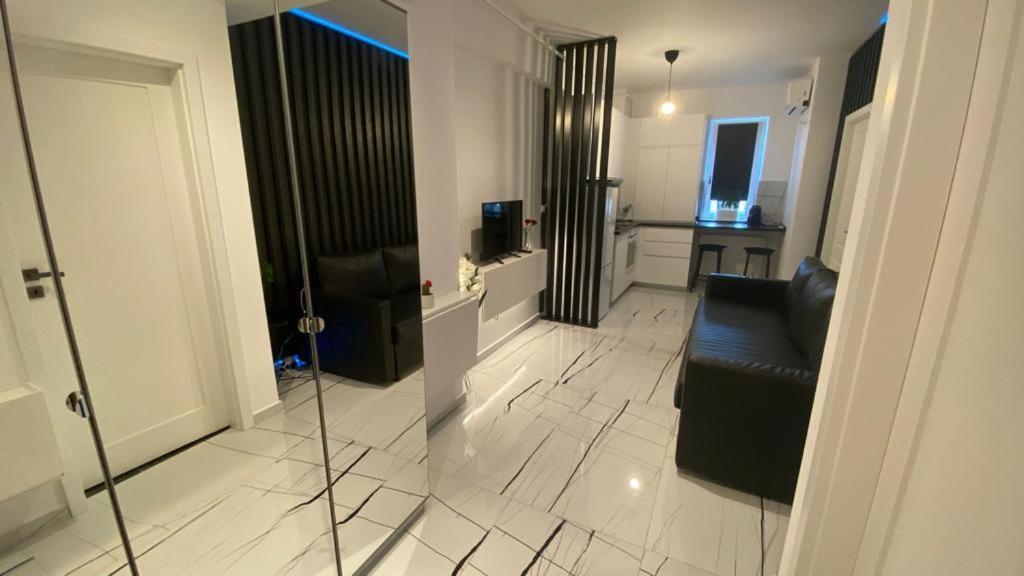 Q Luxury Apartment - Palas Center ياش المظهر الخارجي الصورة